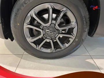 Car image 10