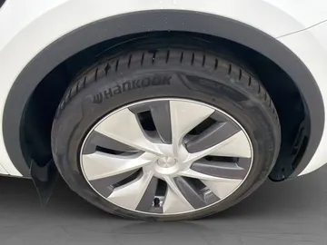 Car image 29