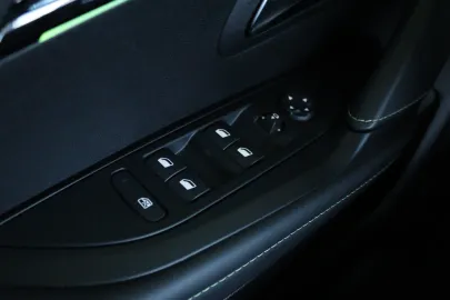 Car image 44