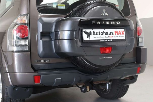 Mitsubishi Pajero 3.2 147 kW image number 12