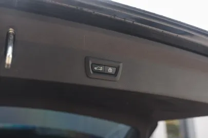 Car image 37