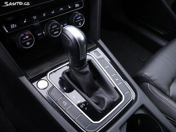 Car image 32