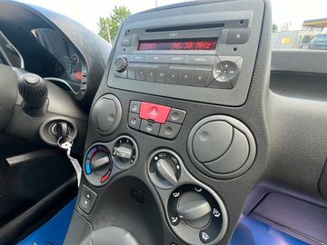 Car image 16