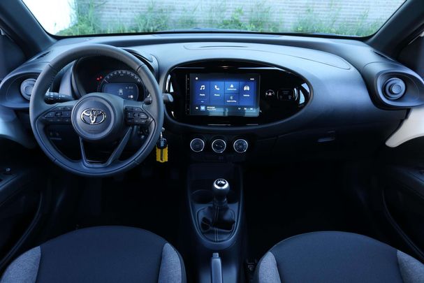 Toyota Aygo X 1.0 VVT-i 53 kW image number 11