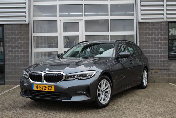 BMW 318i Touring 115 kW image number 2