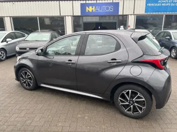 Car image 3