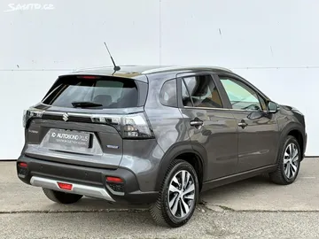 Car image 4