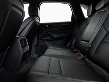 Car image 37