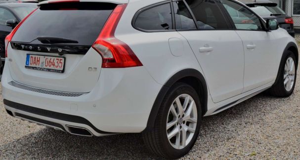 Volvo V60 Cross Country D3 Geartronic Pro 110 kW image number 2