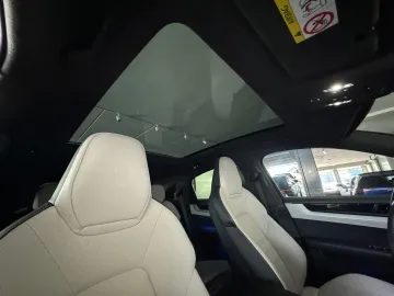 Car image 43
