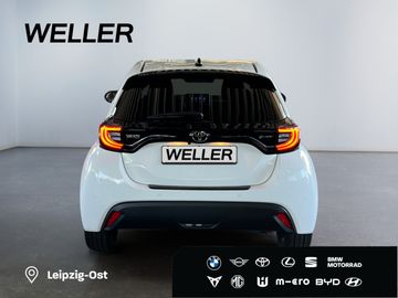 Car image 3