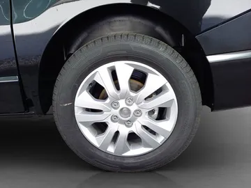 Car image 26
