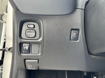 Car image 29