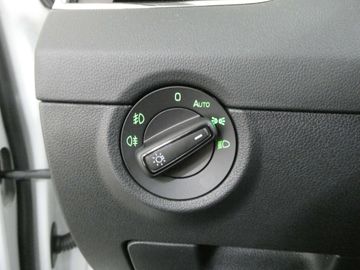 Car image 32