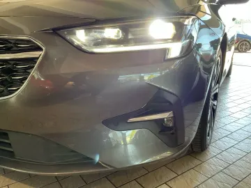 Car image 30