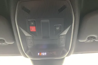 Car image 37
