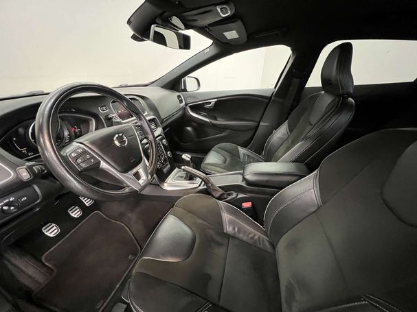 Volvo V40 D2 88 kW image number 2