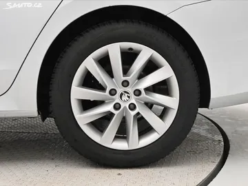 Car image 30