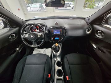 Car image 16