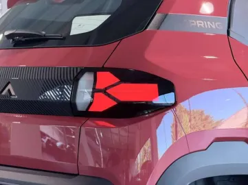 Car image 26