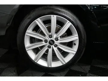 Car image 33