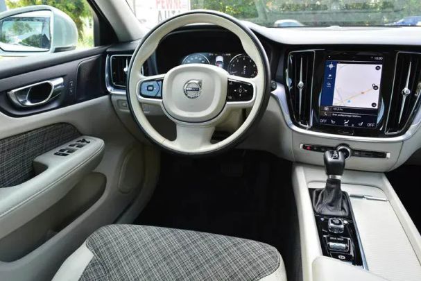 Volvo V60 T5 Momentum 187 kW image number 34