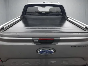 Car image 29