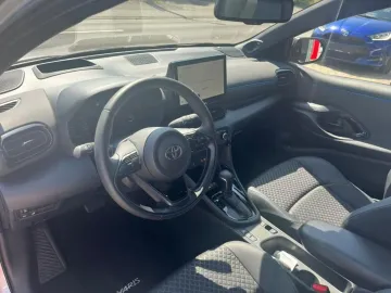 Car image 5