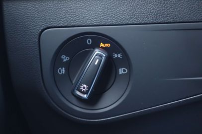 Car image 33