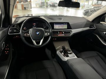 Car image 37