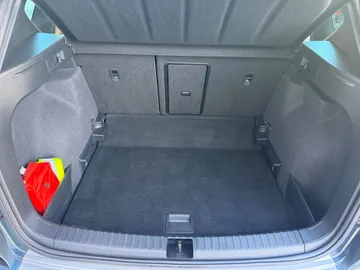 Car image 34
