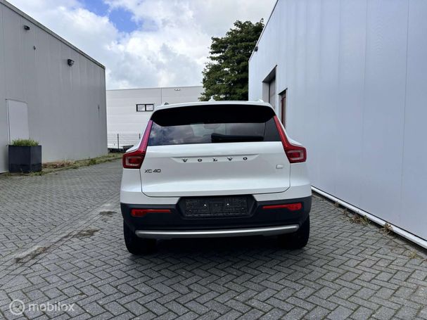 Volvo XC40 T4 192 kW image number 10