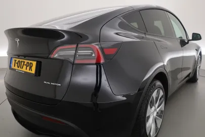 Car image 40