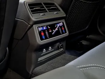 Car image 39