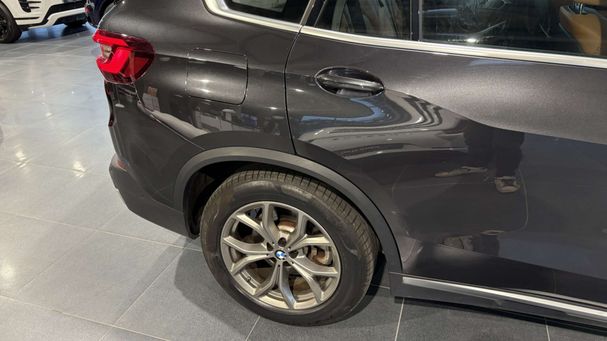 BMW X5 45e xDrive 290 kW image number 33