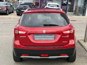 Car image 3