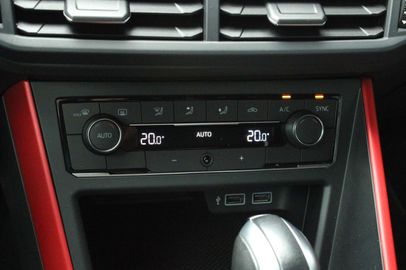 Car image 38