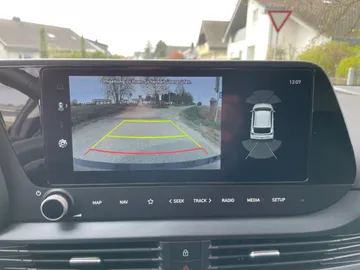 Car image 16