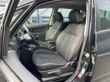 Car image 11