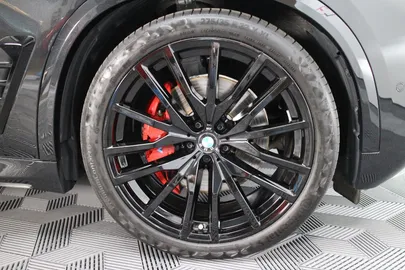 Car image 40