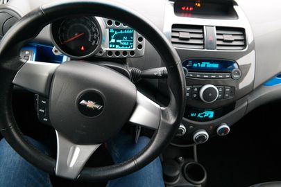 Car image 9