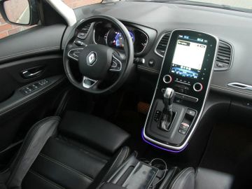 Car image 26