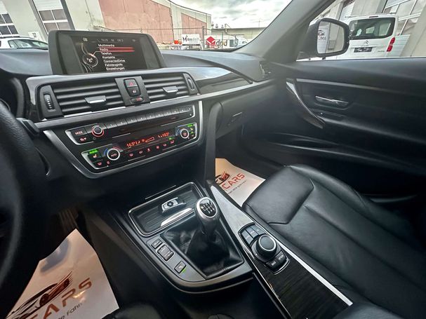 BMW 320i Luxury Line 135 kW image number 32