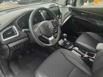 Car image 5