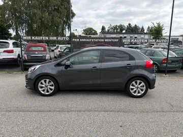 Car image 29