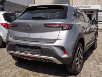 Car image 17