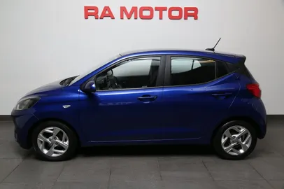 Car image 5