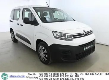 Car image 5