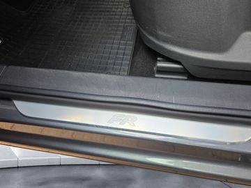 Car image 29