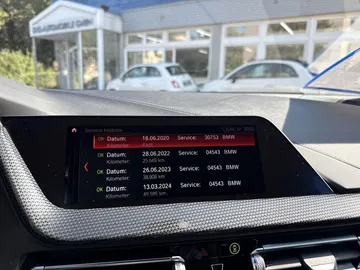 Car image 29
